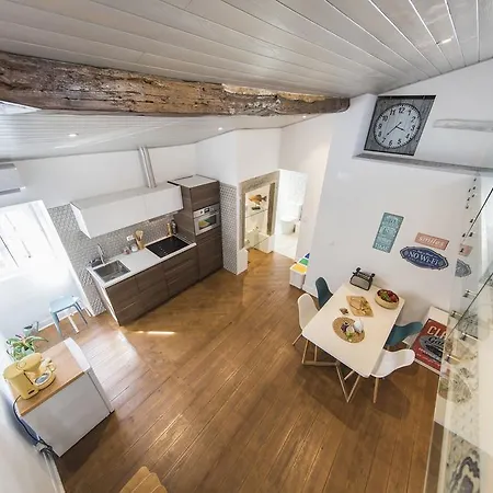 Lovelystay - Vintage In Rosa Street Apartman Lisboa