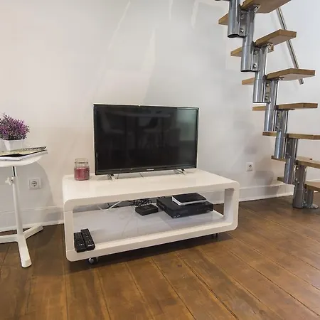 Lovelystay - Vintage In Rosa Street Apartman *